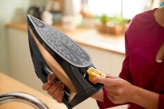 Philips DST7040/80 7000 Serisi HV Buharlı Ütü Siyah/Altın