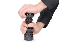 Peugeot Paris Tuz ve Karabiber Değirmeni Seti Lake Siyah - 18 cm