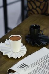 Kütahya Porselen Adora 4 Parça 2 Kişilik Kahve Takımı Siyah & Krem